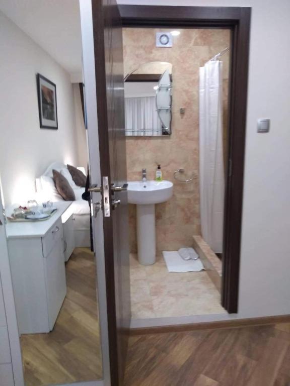 Luxury Apartment At Pirosmani 22 In Central Borjomi ห้อง รูปภาพ